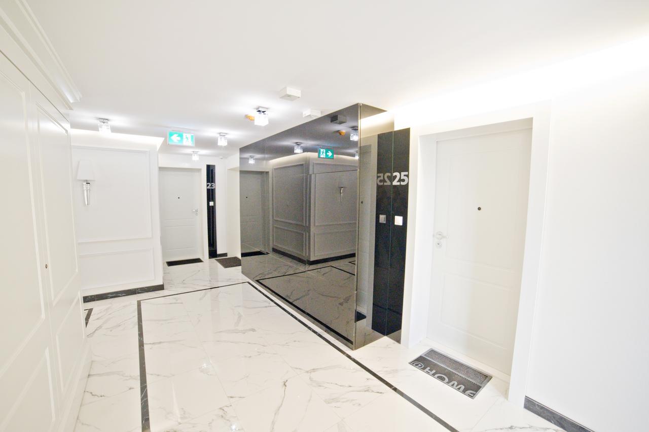 Grand Apartments Tartaczna Deluxe غدانسك المظهر الخارجي الصورة